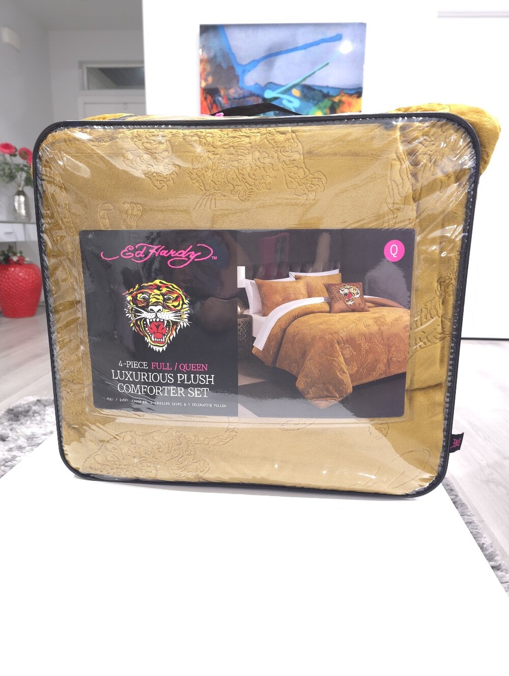 Ed Hardy QUEEN 4-Piece Full/Queen Gold Embossed Luxurious Plush Comforter Set